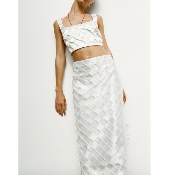 Zara DIAMOND SATIN EFFECT MIDI SKIRT - Picture 2 of 8